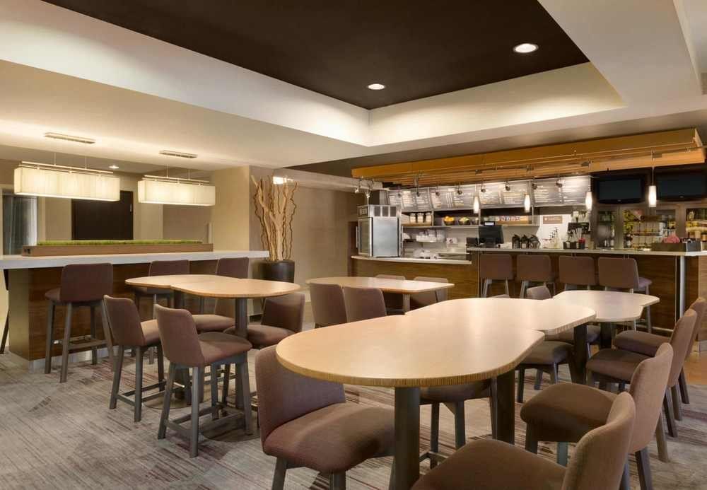 Courtyard By Marriott Bloomington Normal Hotel Buitenkant foto