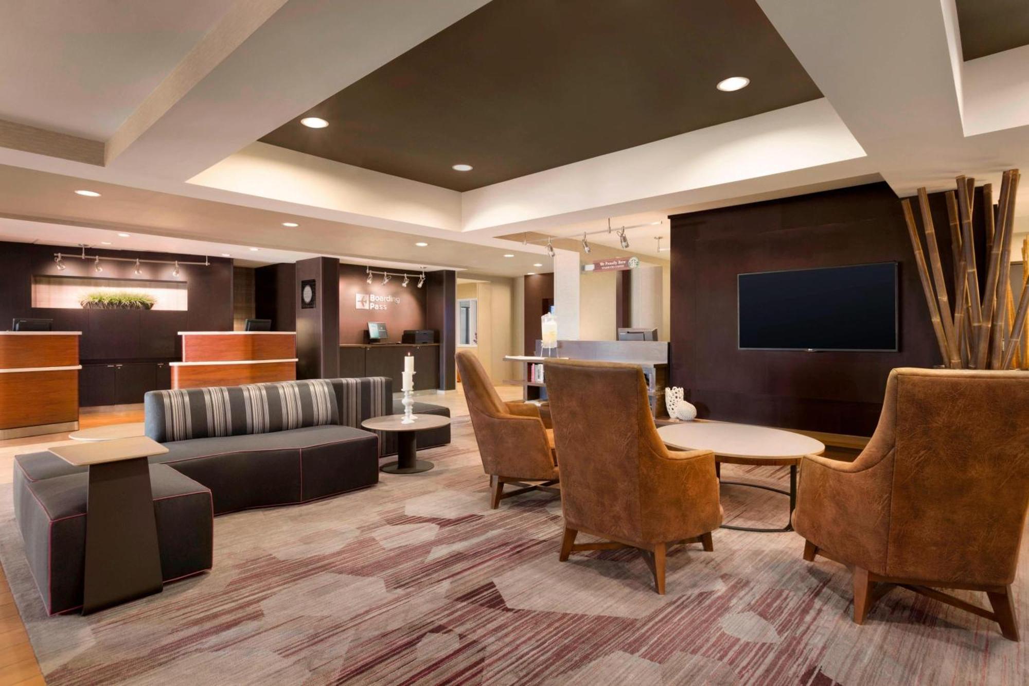 Courtyard By Marriott Bloomington Normal Hotel Buitenkant foto
