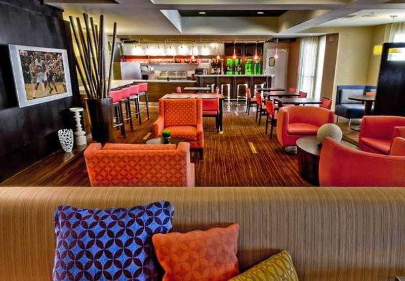 Courtyard By Marriott Bloomington Normal Hotel Buitenkant foto
