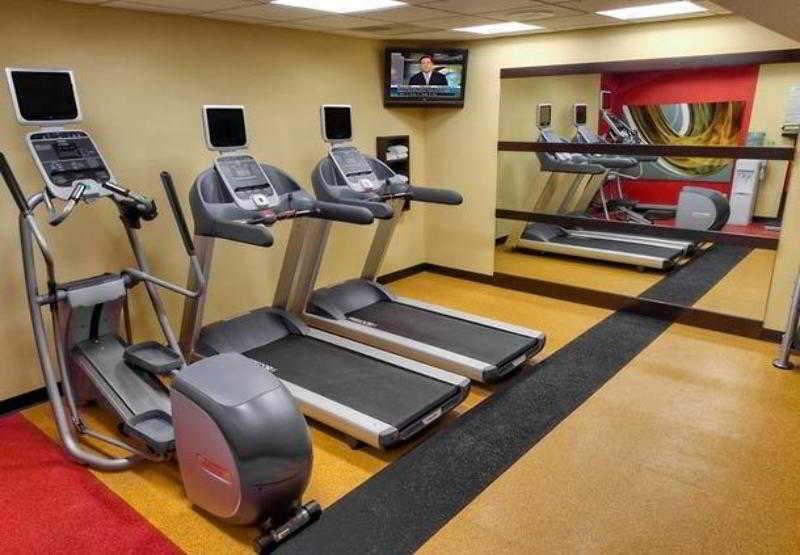 Courtyard By Marriott Bloomington Normal Hotel Buitenkant foto