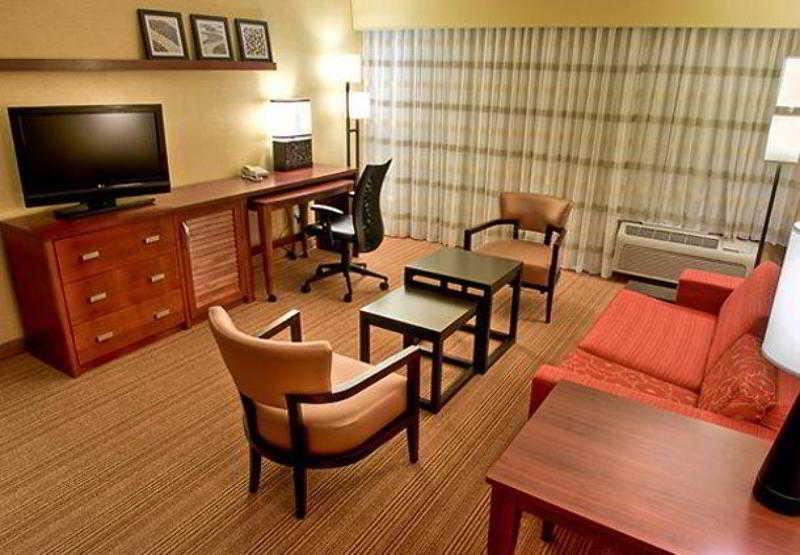 Courtyard By Marriott Bloomington Normal Hotel Kamer foto
