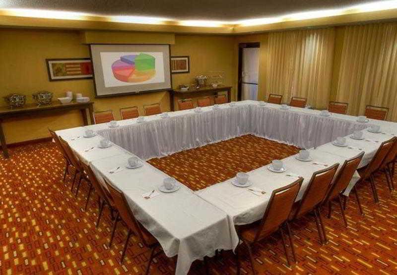 Courtyard By Marriott Bloomington Normal Hotel Faciliteiten foto